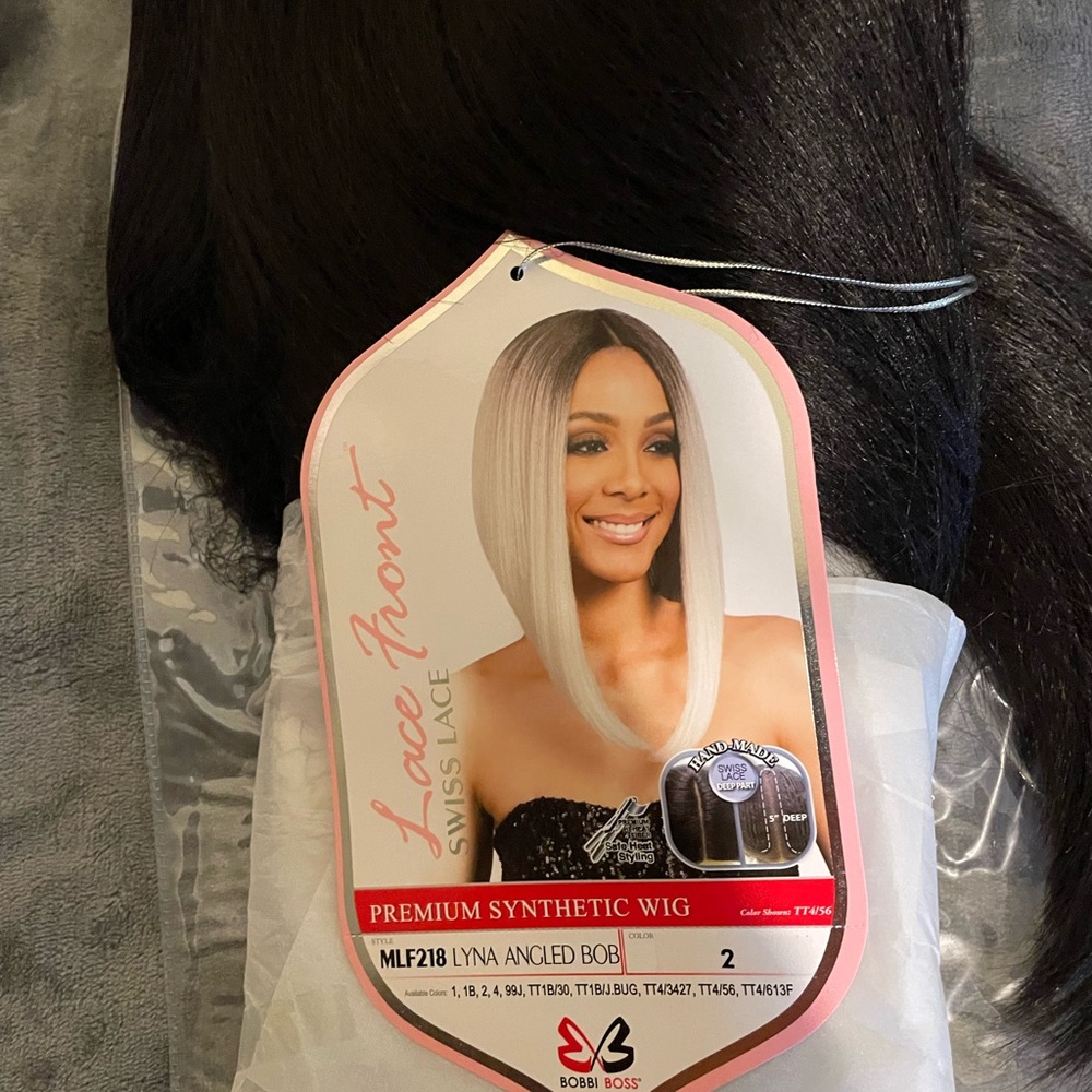 Bobbi Boss Lyna Angled Bob